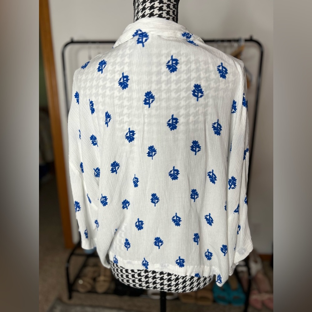 H&M Top ๐๐ค๐๐ค - Picture 4 of 5